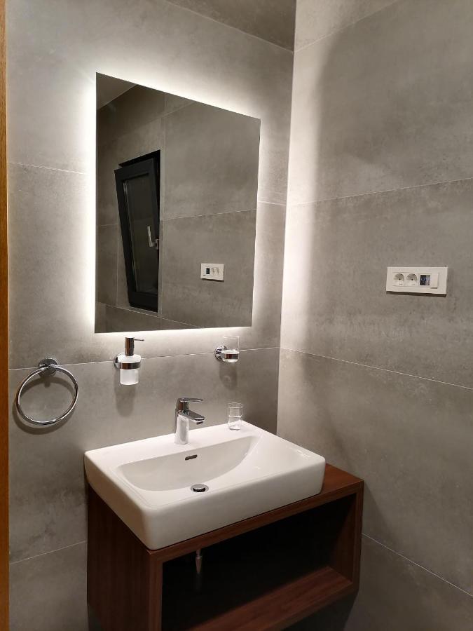 Olive Tree Mansion Apartment วีร์ ภายนอก รูปภาพ