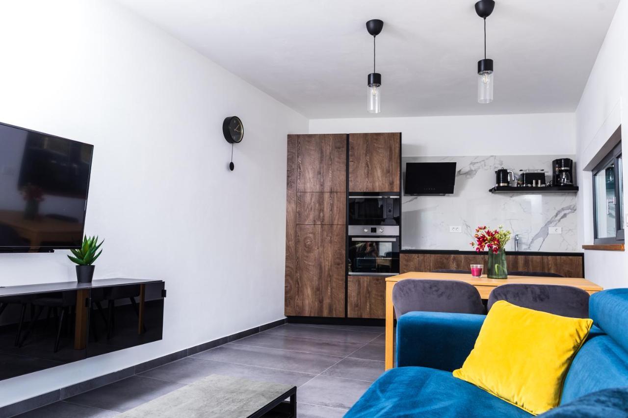 Olive Tree Mansion Apartment วีร์ ภายนอก รูปภาพ