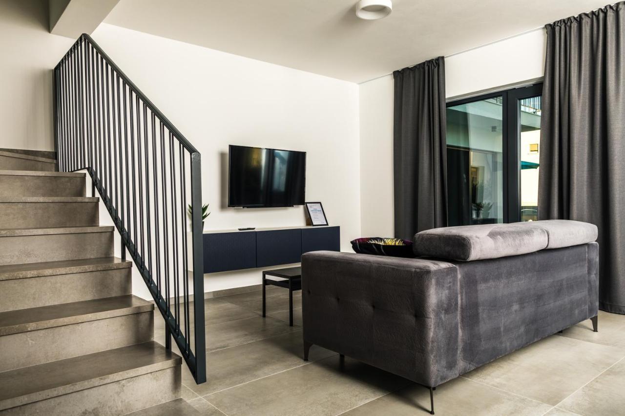 Olive Tree Mansion Apartment วีร์ ภายนอก รูปภาพ