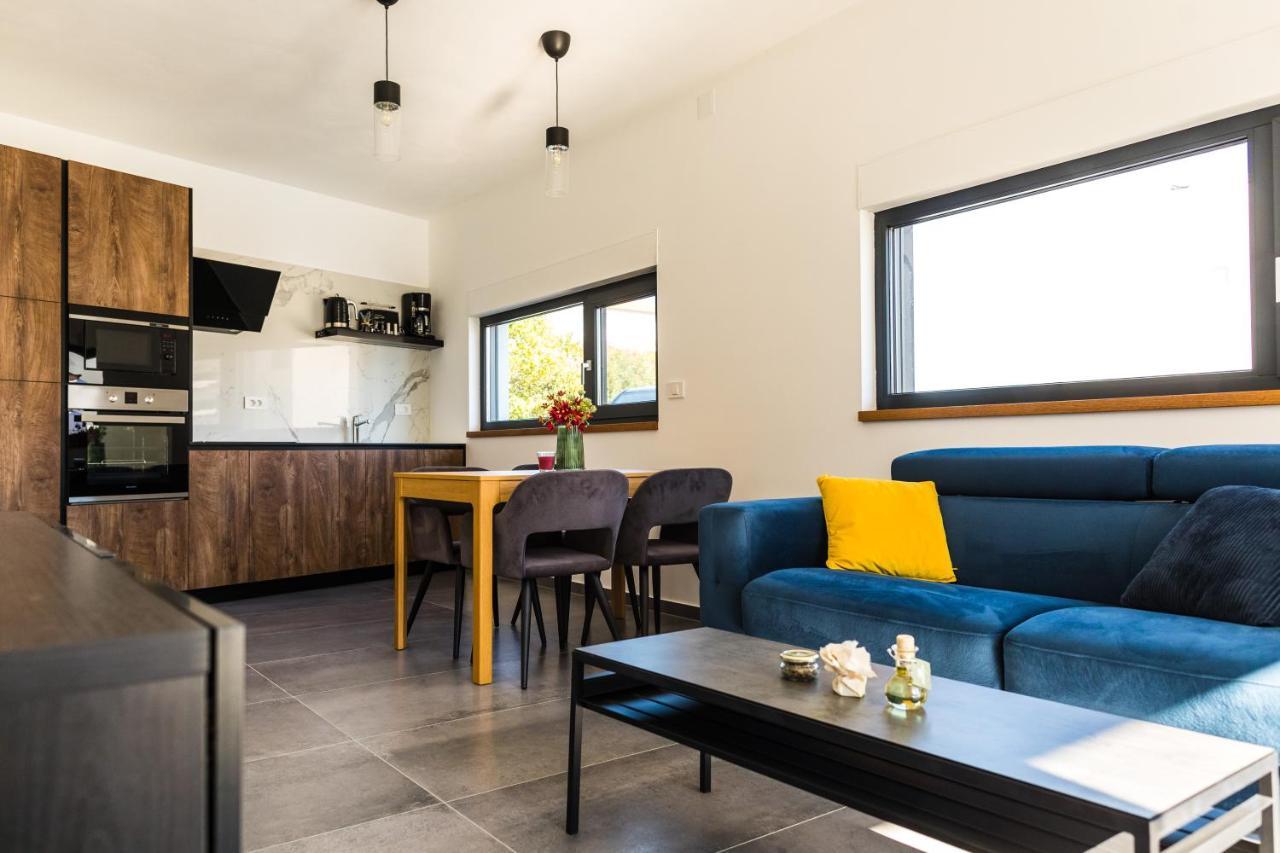 Olive Tree Mansion Apartment วีร์ ภายนอก รูปภาพ